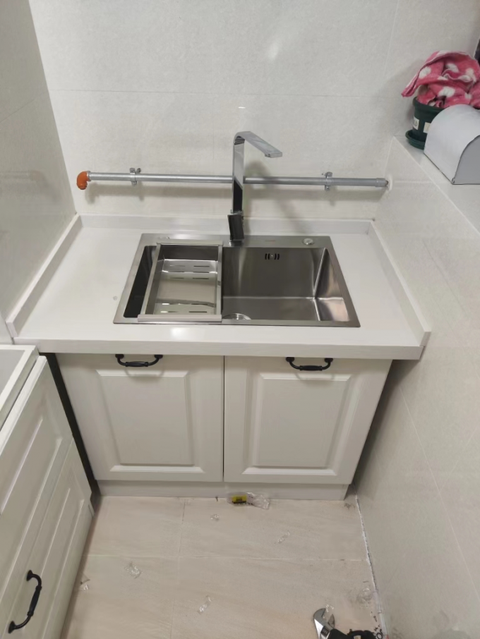Quartz Stone Hotel Kitchen Cabinets Durable Metal Frame Scratch Resistant 4