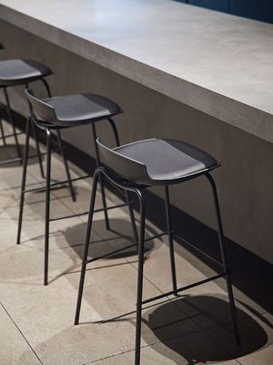 Good price Classic Black Bar Stool Light Weight And Sophisticated Leather Bar Chairs online