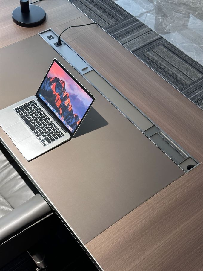 North American Straight Grain Walnut Boss Desk And Chairs Complete Set 5