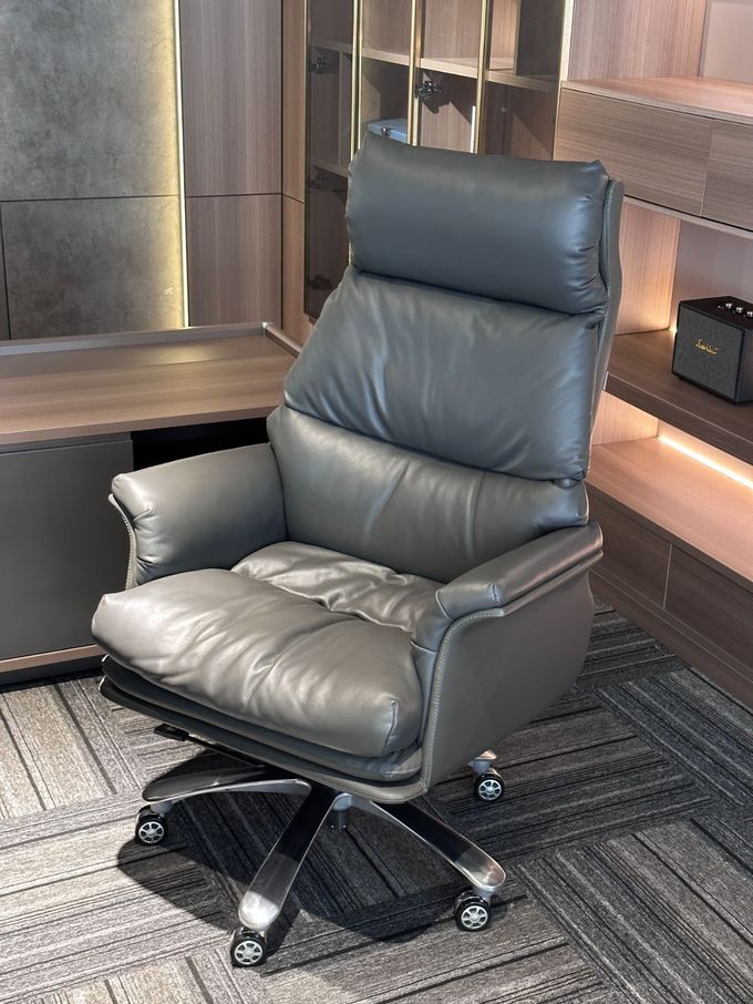 North American Straight Grain Walnut Boss Desk And Chairs Complete Set 6