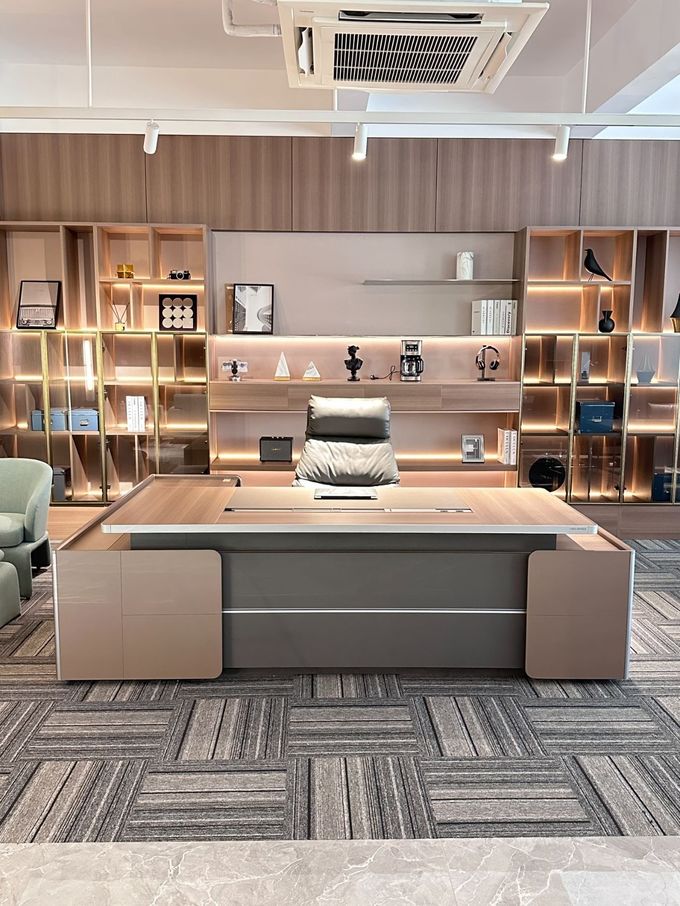 North American Straight Grain Walnut Boss Desk And Chairs Complete Set 0