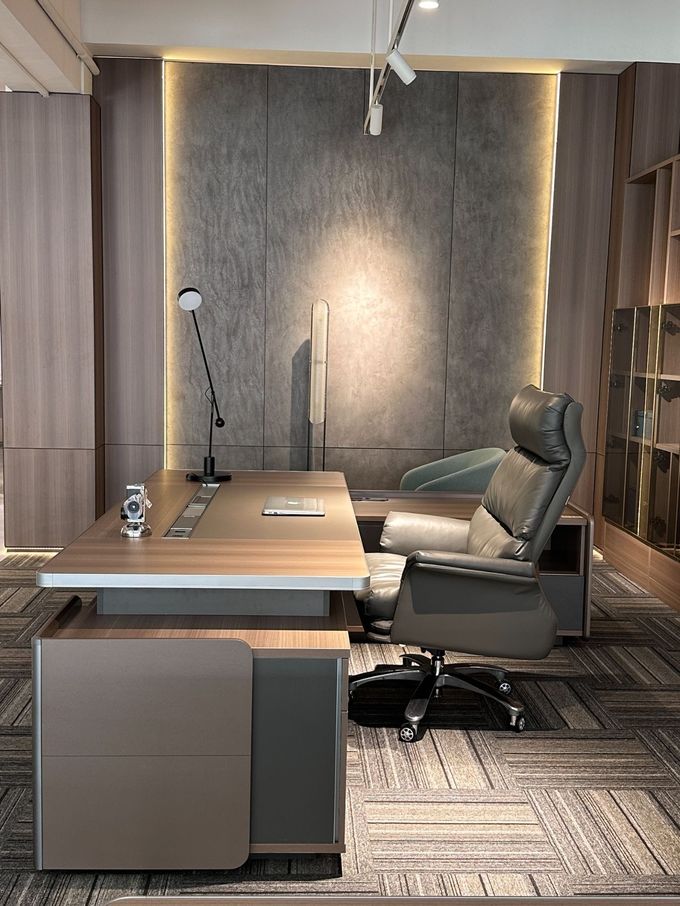 North American Straight Grain Walnut Boss Desk And Chairs Complete Set 1