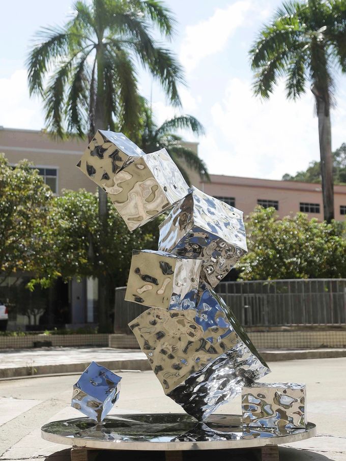 Silver color Hotel Lobby Sculpture Geometric Water Waves Three Dimensional Rubik'S Cube Sculpture 1