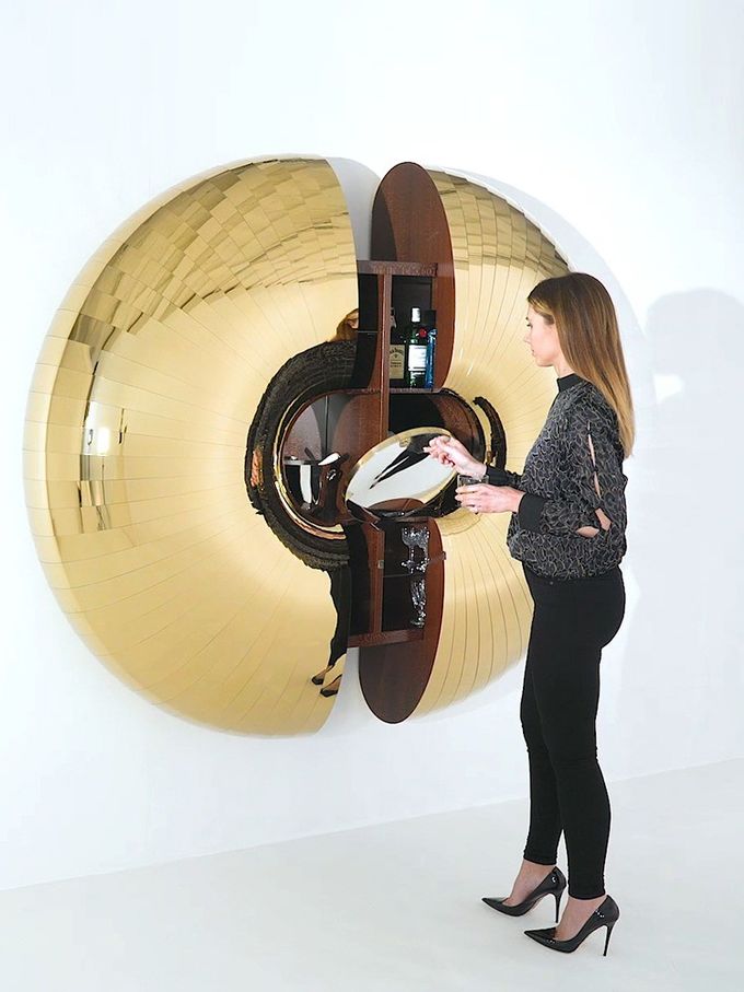 High-Tech Vacuum Electroplated Gold Wall Wine Cabinet Restaurant Villa Accent 5