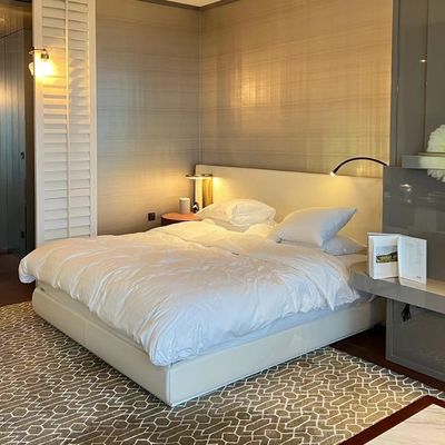 Good price Luxury Hotel Bedroom Furniture King Size Solid Ash Bed Customized online